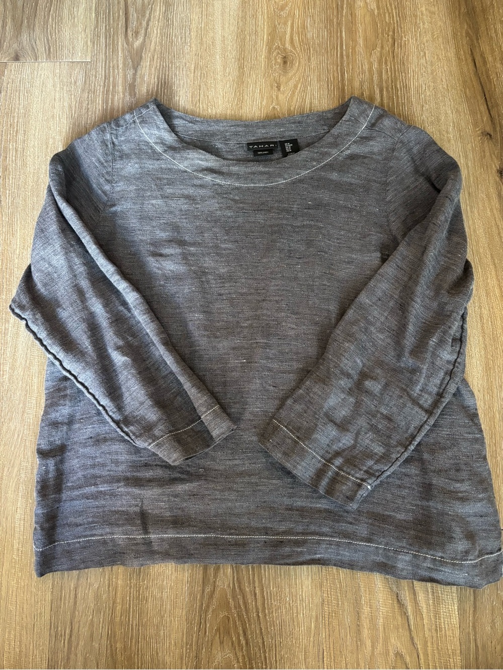 Tahari Gray Scoopneck 100% Linen Blouse